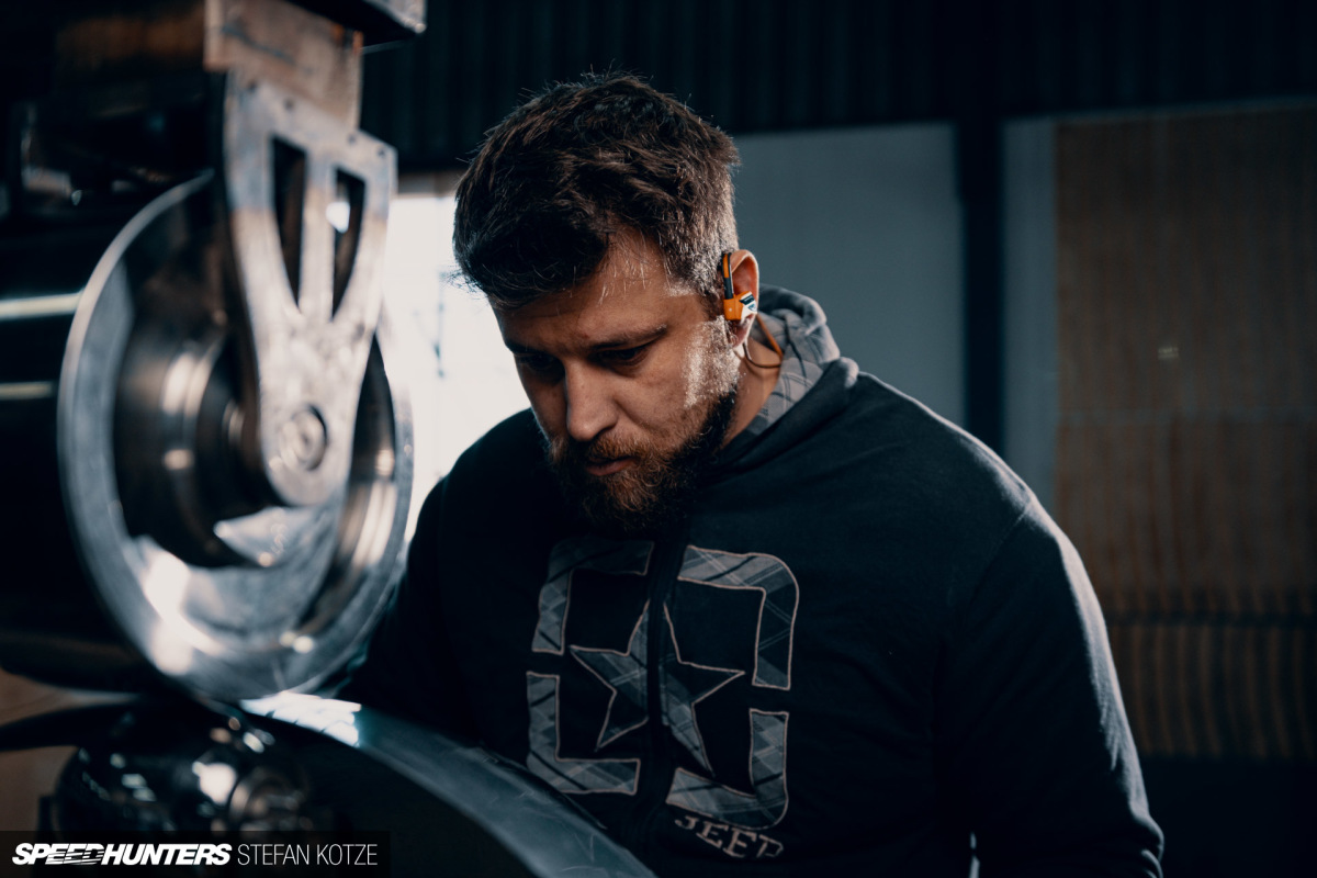 stefan-kotze-speedhunters-english-wheel-fabrication (45)