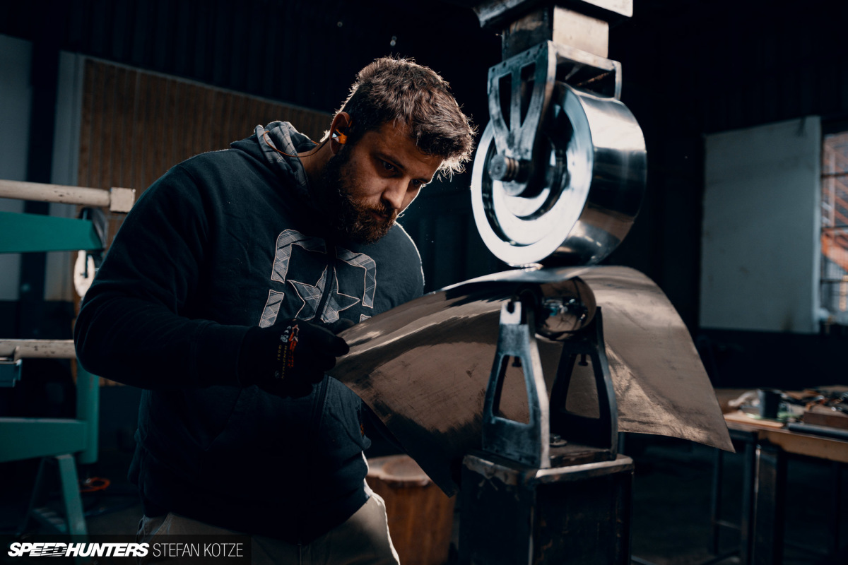 stefan-kotze-speedhunters-english-wheel-fabrication (50)