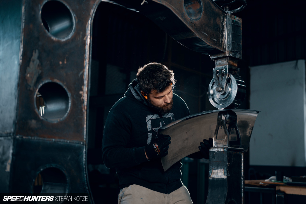 stefan-kotze-speedhunters-english-wheel-fabrication (56)