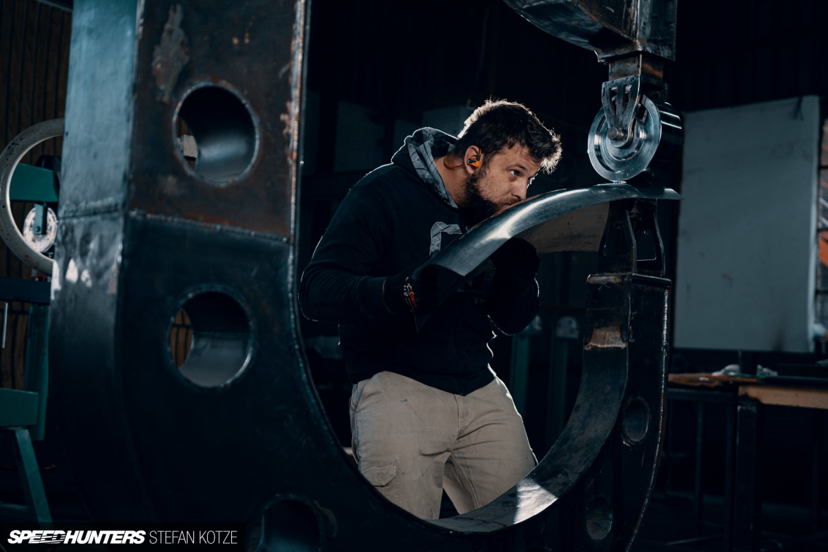 stefan-kotze-speedhunters-english-wheel-fabrication (57)