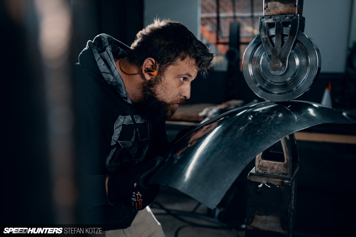 stefan-kotze-speedhunters-english-wheel-fabrication (58)