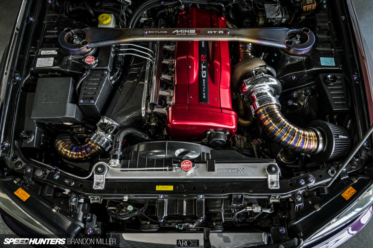 Speedhunters_R34enginebay-3