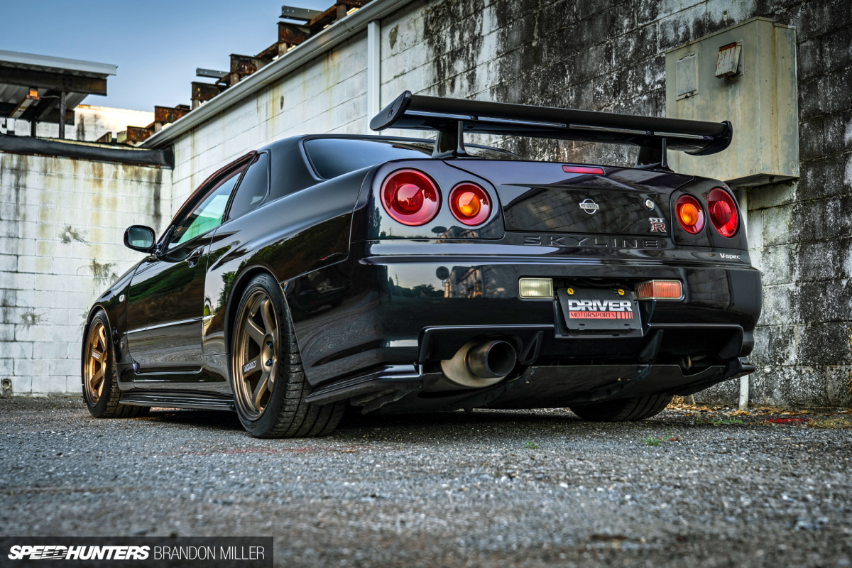 Speedhunters_R34static-4