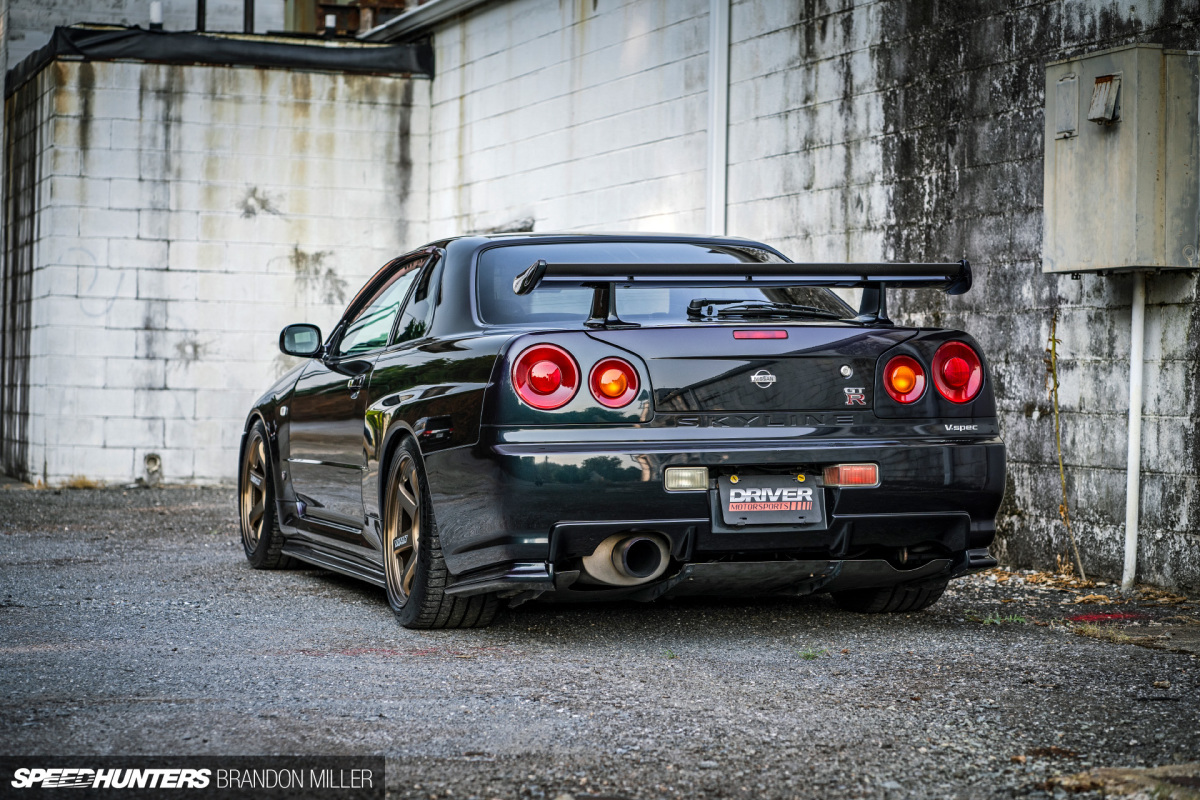 Speedhunters_R34static-7