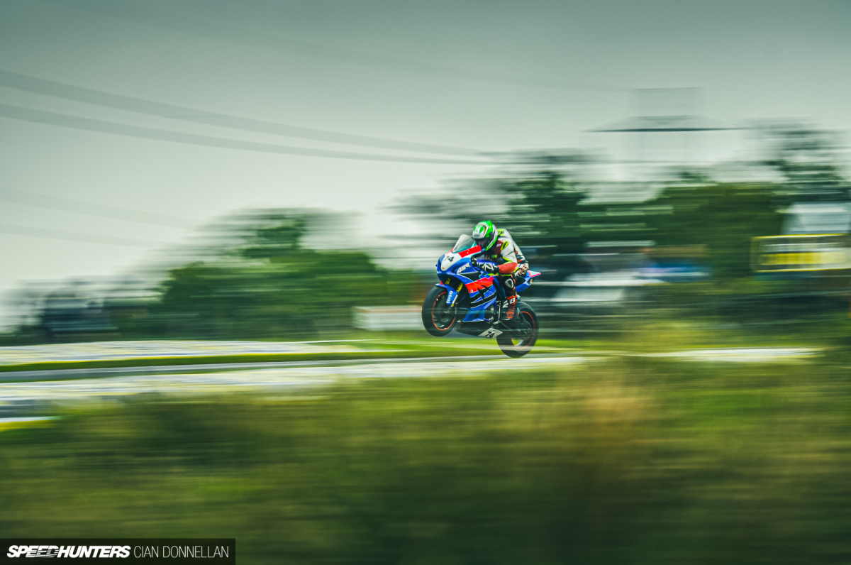 Looking_to_22_Pic_By_Cian_Don (1)