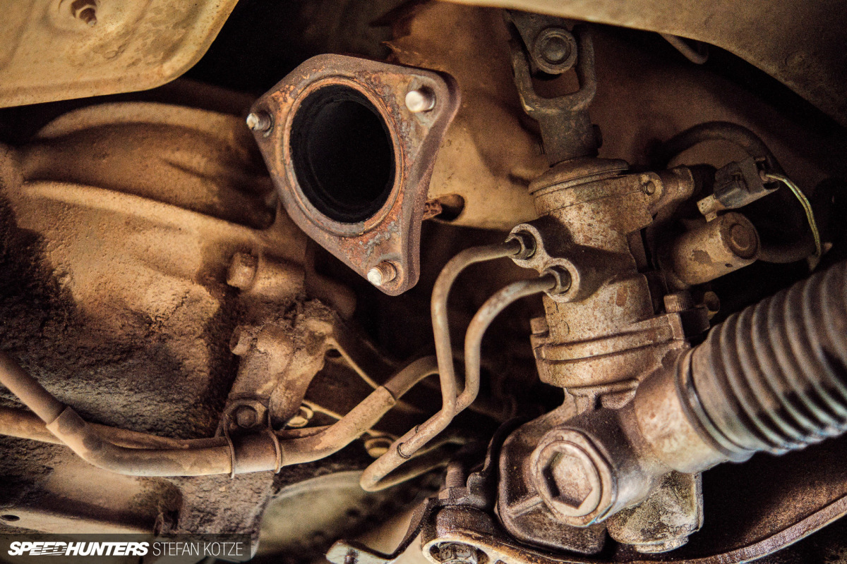 stefan-kotze-speedhunters-lexus-ls400-exhaust (10)
