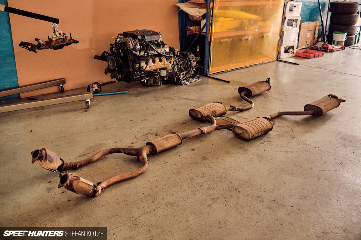 stefan-kotze-speedhunters-lexus-ls400-exhaust (12)
