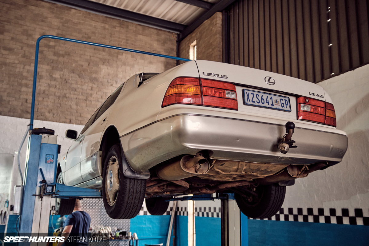 stefan-kotze-speedhunters-lexus-ls400-exhaust (2)