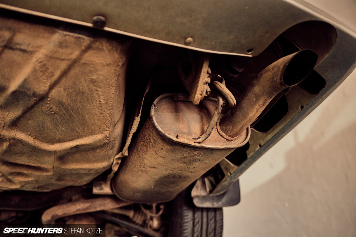 stefan-kotze-speedhunters-lexus-ls400-exhaust (3)