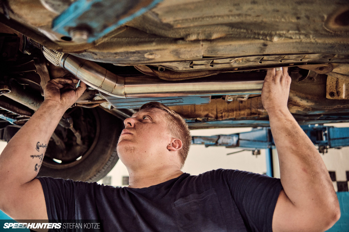stefan-kotze-speedhunters-lexus-ls400-exhaust (51)