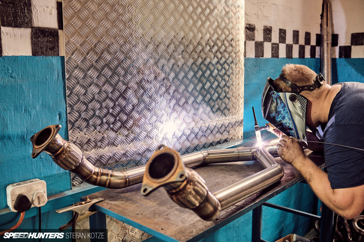 stefan-kotze-speedhunters-lexus-ls400-exhaust (65)