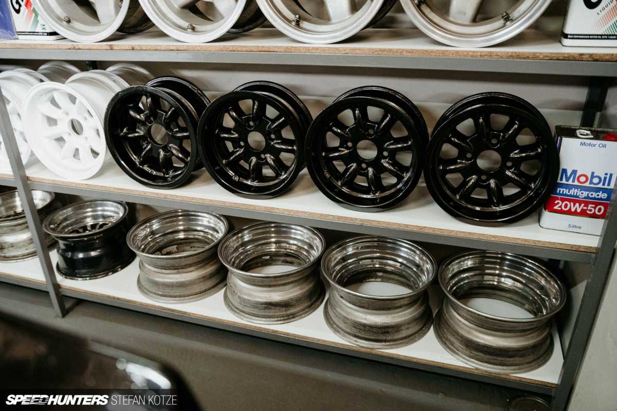 The_Datsun_Shop_stefan_kotze_Speedhunters (38)