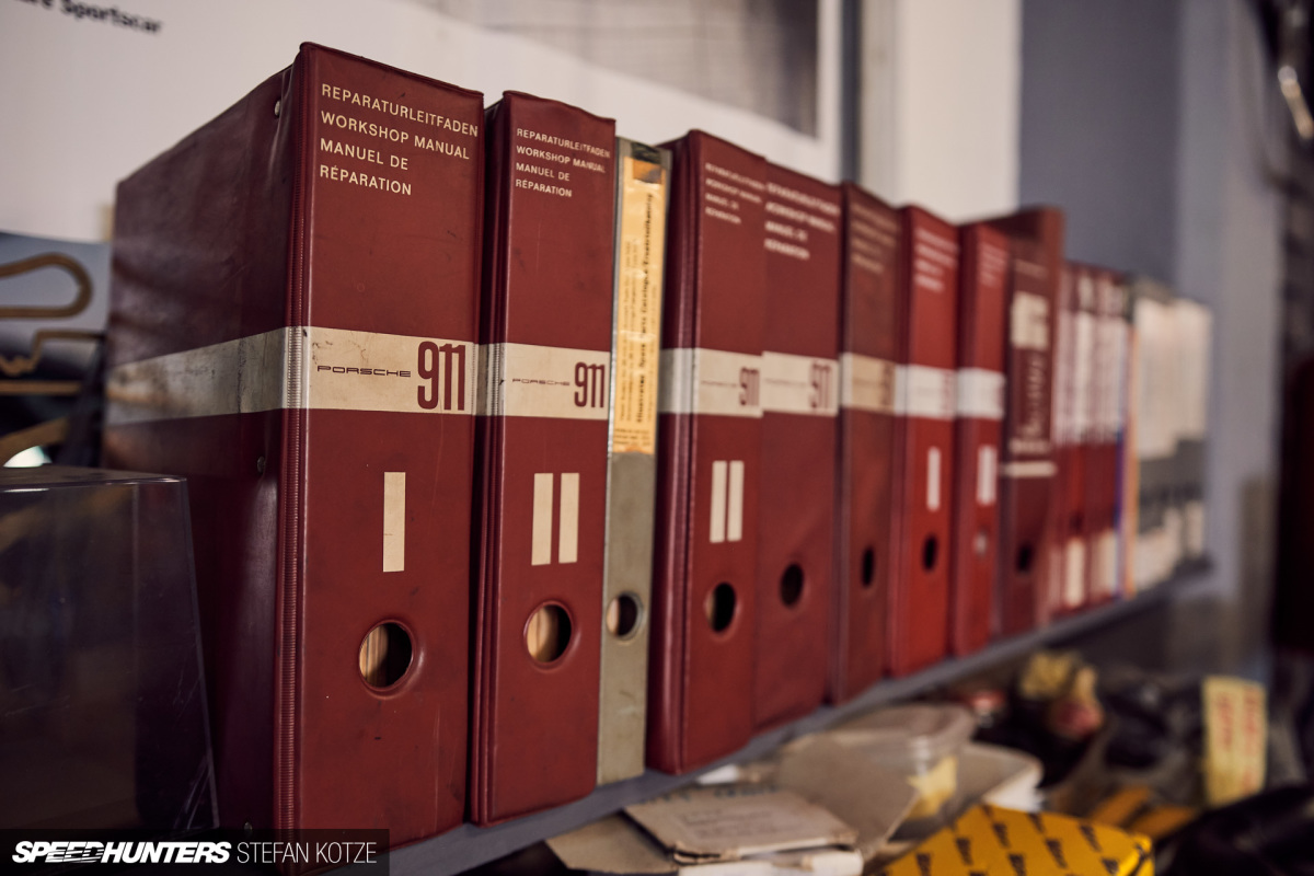 stefan_kotze_speedhunters_dogleg_garage (93)