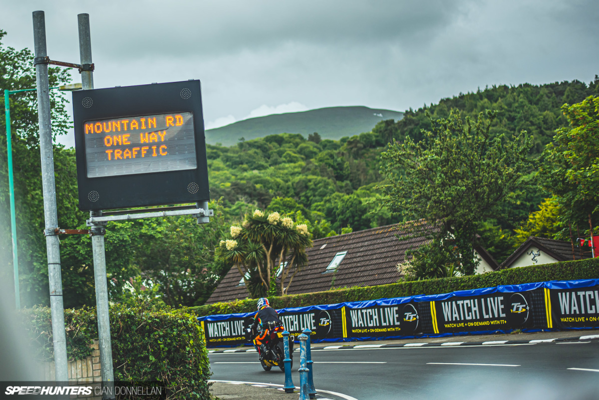 Lapping_The_TT_Course_Pic_By_CianDon (49)