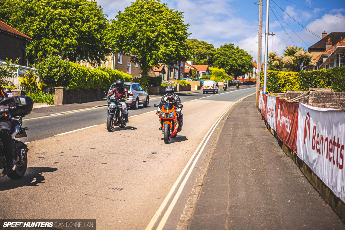 Lapping_The_TT_Course_Pic_By_CianDon (72)