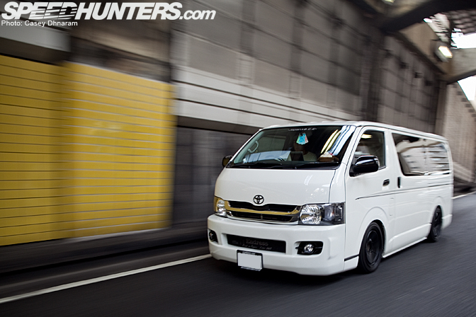 Random Snap>> Hiace Rolling Around Tokyo