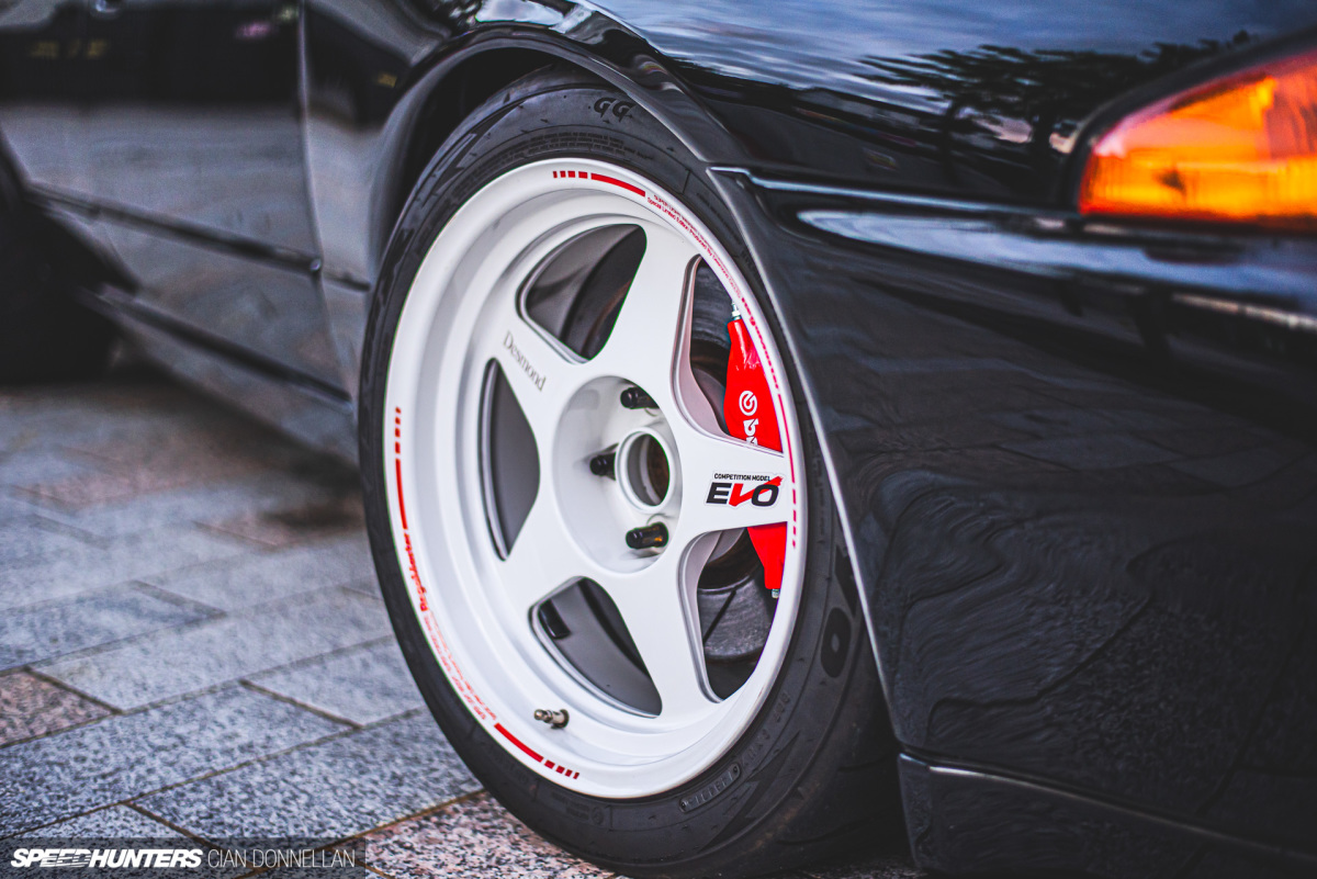 Monster_R32_4Door_Pic_by_CianDon (27)