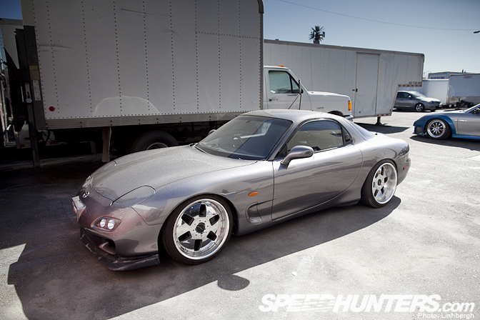Random Snap>> A Dusty Fd Rx-7 On Viennas