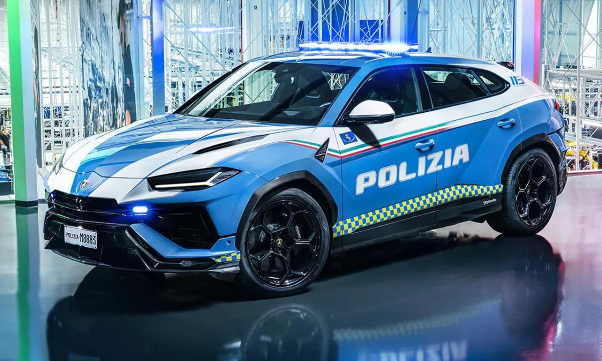 Lamborghini-Urus-Performante-Italian-Police-car