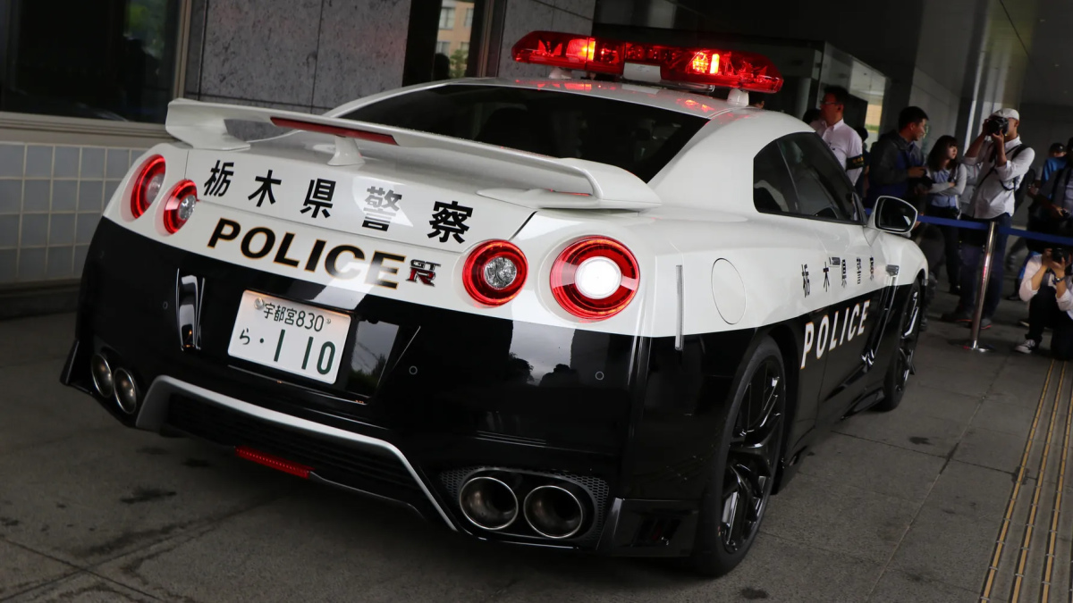 tochigi_police_unveil_nissan_gt-r_patrol_car_2lrir