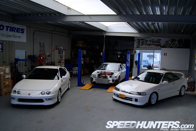 Desktops>> Integra Brothers