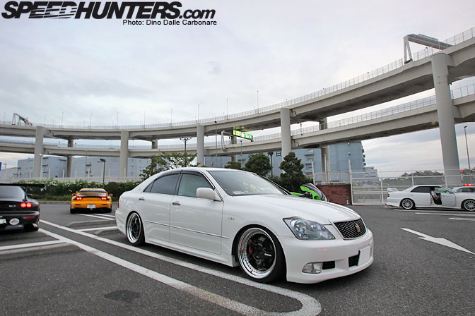 Random Snap>> Toyota Crown Athlete On Meisters