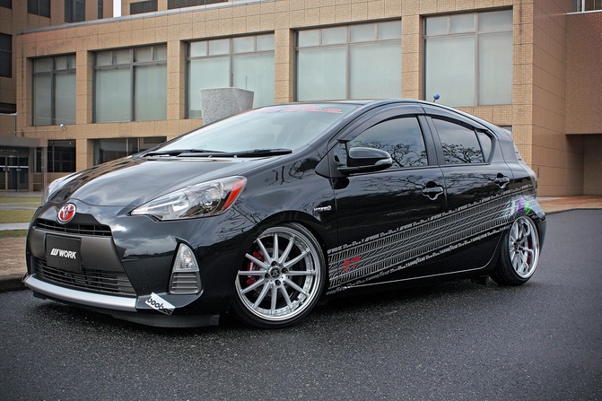 Random Snap>> Toyota Aqua On Work�Wheels